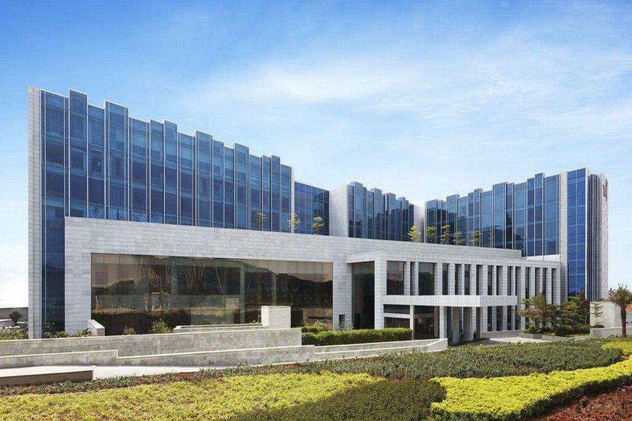 فندق تاج بانجالور دافانهالي المظهر الخارجي الصورة The new building of the University of Patras
