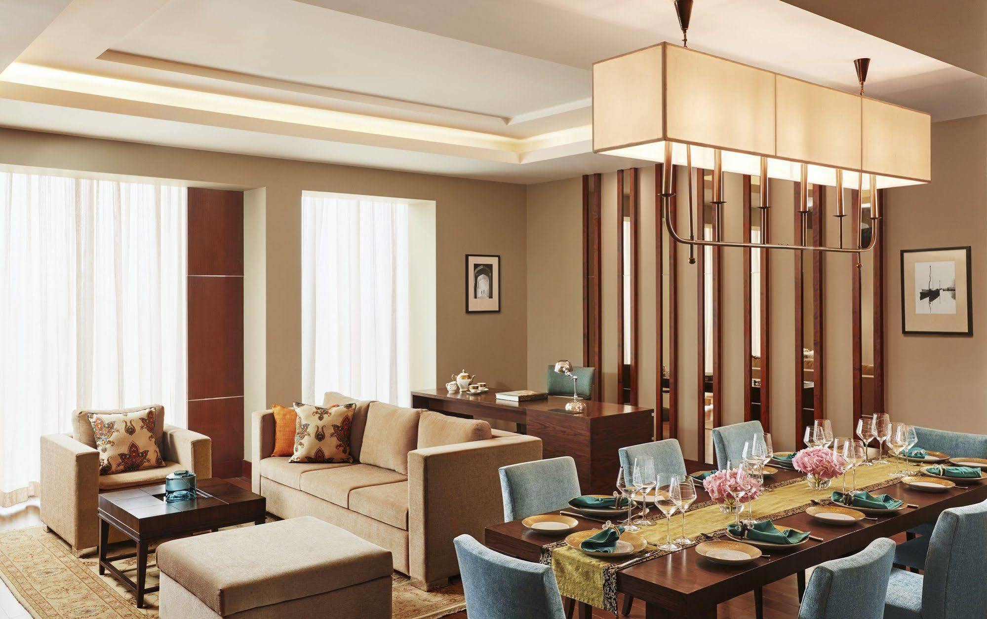 فندق تاج بانجالور دافانهالي المظهر الخارجي الصورة A living room in a typical apartment